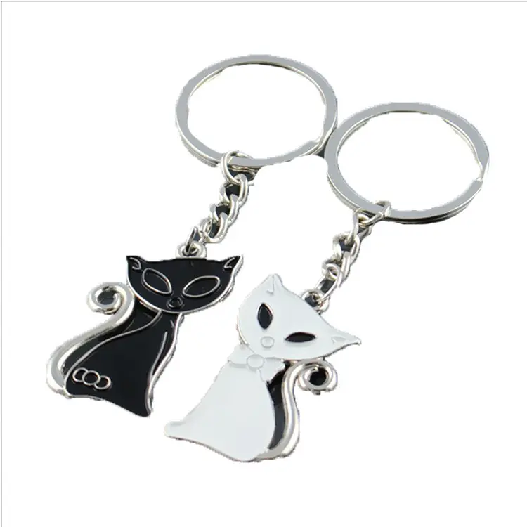 New Metal fashion black white cat pendant couple key chain trend cute lover heart keychains