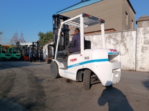 Original Japan <b>Used</b> Fd30 TCM 3ton 5ton Diesel Komatsu Forklift Best Price IN SHANGHAI WITH GOOD CONDITION - Product Image 2