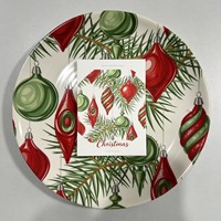 Assiette plate en céramique à motif de branche de pin rouge et verte sur le thème de Noël, compatible micro-ondes, design frais et mignon, pour la maison et l'hôtel