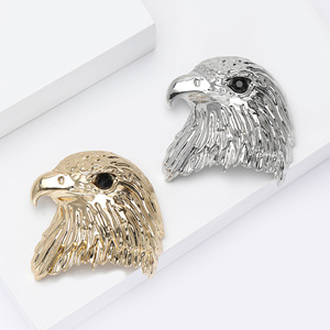 Broche Cabeça de Águia com Olho de Pedra Preta e Textura de Pena para Lapelas de Casacos Masculinos e Femininos, Dourado Prateado - Product Image 2