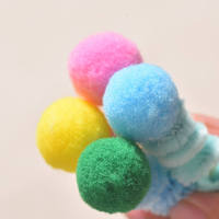 Ensemble de 4 jouets à mâcher pour chat d'extérieur, en forme de bâton torsadé et de boule de fourrure, avec design macaron coloré, jouet interactif en peluche