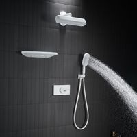 Ensemble de douche encastré tout en cuivre avec robinets thermostatiques, finition brossée, style luxe discret, pour usage hôtelier, mural et intégré
