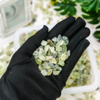Vente chaude Graviers De Cristal pour La Décoration Approvisionnement D'usine Pas Cher Prix Cristal Artisanat Naturel Prehnite Puces Pierre