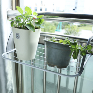 Étagère suspendue pliable pour balcon, grise, rectangulaire, type push-pull, pour rangement de pots de plantes, utilisation sur rebord de fenêtre - Product Image 1