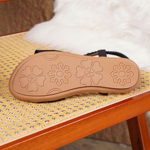 2026 Summer Bohemian Style <b>Flat</b> <b>Sandals</b> with Flower Rhinestone Decor Comfy Casual Outdoor Seaside Beach Footwear for Women Daily - Product Image 4