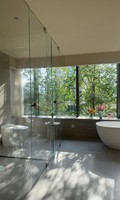 Cabine de douche intégrée au design moderne, sans cadre, avec charnières carrées, durable et isolante thermiquement
