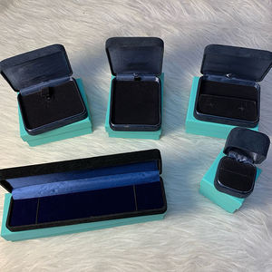 Juego de Cajas de Regalo de Joyería de Terciopelo con Cierre de Solapa, Diseño Personalizado de Lujo, Venta al Por Mayor de Fábrica, con Bolsa para Exhibición de Anillos - Product Image 1