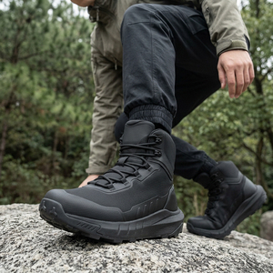 Bottes tactiques montantes en mesh respirant DF022 AS33 noires pour hommes, idéales pour la randonnée en extérieur toute saison - Product Image 1