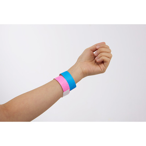 สายรัดข้อมือ AnyWristband ราคาประหยัดสำหรับการตรวจสอบการเข้าถึง สายรัดข้อมือ TYVEK สีพื้น ขนาด 25 มม. (1 นิ้ว) พร้อมโลโก้แบบกำหนดเอง - Product Image 3