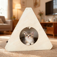 Tempat Garukan Kucing Bentuk Segitiga Mewah, Rumah Kayu Estetis, Meja Samping Sofa, Tempat Garukan Kucing dari Karton
