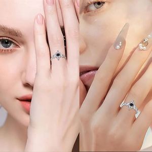 Bague Nœud Celtique Tendance avec Diamant Noir, Bagues Nœud Celtique Ondulé en Zircon Noir, Style Froid et Élégant, Bijou de Doigt Fleur - Product Image 6