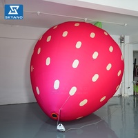Modèle de fraise gonflable géant personnalisé, grande sculpture de fruit gonflable pour la publicité commerciale en extérieur et la décoration