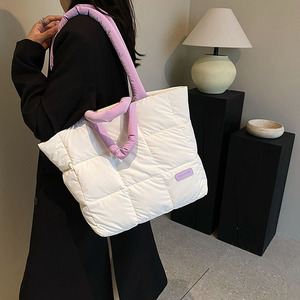 Bolsa de Compras Ligera Personalizada con Logotipo Barata al por Mayor 2025, Bolsa de Moda Acolchada, Bolsas Grandes con Logotipo para <span class=keywords><strong>Mujer</strong></span> - Product Image 2