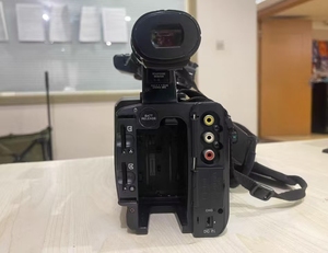 Caméra vidéo professionnelle Sony HDR-AX2000E HD à succès – Modèle AX200E - Product Image 4