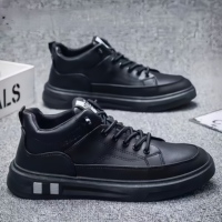Chaussures en cuir décontractées pour hommes, semelle et tige souples, chaussures de ville élégantes et polyvalentes, chaussures en cuir véritable de créateur.