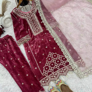 Viscose Velours Designer Look Bottom Broderie Lourde Siquance Travail Entièrement Cousu Top Dupatta Lancement Tendance Salwar/Costume - Product Image 1