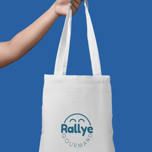 Bolsas de Mano Reutilizables Ecológicas de Estilo Urbano Hechas a Mano en Madagascar para Viajes, Uso Diario y Relaciones con los Graduados - Product Image 1