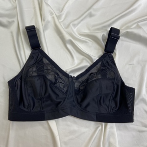 Soutien-gorge pour femmes en gros, personnalisé, bretelles réglables, ultra confortable, grande poitrine, grande taille, soutien-gorge pour femmes - Product Image 4