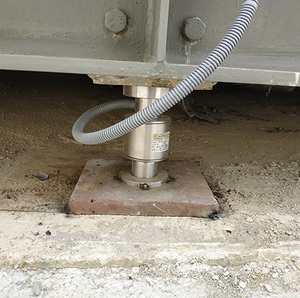 Báscula de Plataforma Electrónica para Camiones de 100 Toneladas de Uso Pesado con Plataforma de Concreto, Indicador de Peso LCD y Rendimiento Estable - Product Image 3