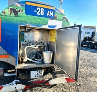 Réservoir de stockage et de transport de lait pour ferme