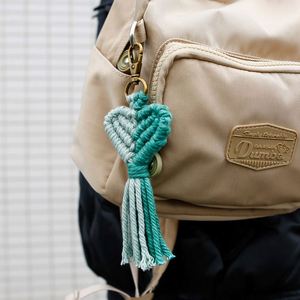<span class=keywords><strong>Porte</strong></span>-clés en macramé en peluche, tissage artisanal en coton, accessoire <span class=keywords><strong>porte</strong></span>-clés, pendentif pour couple pour la Saint-Valentin, pompons bohèmes, <span class=keywords><strong>porte</strong></span>-clés en forme de cœur - Product Image 5