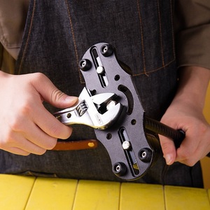 Llave Inglesa Ajustable Deli de 6 Pulgadas, Acero al Cromo Vanadio, Herramienta Manual de Boca Abierta - Product Image 1