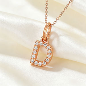 Colgante Clásico de Oro Sólido de 14K con Diamantes Cultivados en Laboratorio, Engaste de Garra, Alfabeto Inglés, Regalo de Compromiso Personalizado - Product Image 1