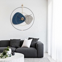 Horloge murale en métal minimaliste moderne Mandelda, horloge écologique, design industriel, horloge murale en béton pour la décoration de la maison, moteur d'horloge