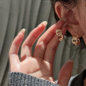 ต่างหูเงินแท้ S925 ทรงโค้งแบบโบราณ ดีไซน์หรูหราสไตล์ฝรั่งเศส ประดับคริสตัลทรงกลมแบบฝังละเอียด เครื่องประดับวินเทจ - Product Image 2