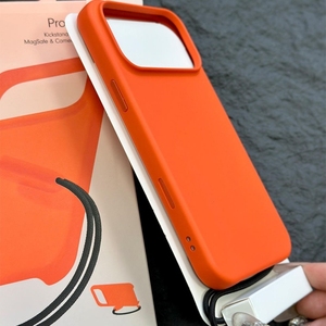 Funda Magnética Esmerilada Original para iPhone 17 Pro Max, Diseño de Marca, Antigolpes, con Soporte, Protección Trasera - Product Image 5