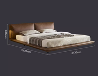 Lit double inclinable en cuir et bois massif de style rétro moderne à pieds hauts pour chambre à coucher