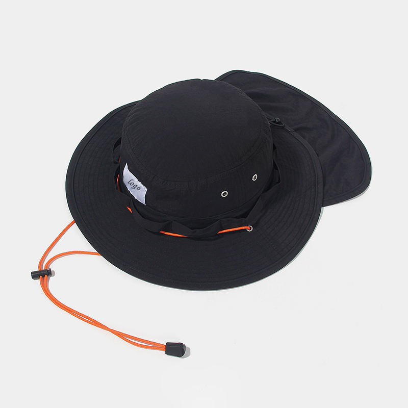 สีดำ + อูฐ