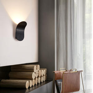 โคมไฟติดผนังสไตล์นอร์ดิกทันสมัย ดีไซน์หรูหรา รุ่น Pearl Light เหมาะสำหรับห้องนั่งเล่น ห้องนอน ผนังตกแต่งแบบมินิมอล - Product Image 3