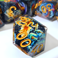 Ensemble de dés de jeu polyédriques à bords vifs en résine faits à la main avec cœur cosmique noir Dragon pour jeux de société de table DnD TTRPG Cadeaux-PW1