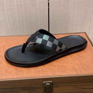 Claquettes noires en PU de haute qualité avec semelle EVA antidérapante, chaussures d'été pour hommes et femmes, parfaites pour l'extérieur. - Product Image 1