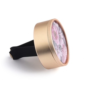 Difusor de Fragancia Metálico para Auto con Adhesivo Epóxico Dorado en Forma de Flor Redonda de Alta Calidad - Product Image 2