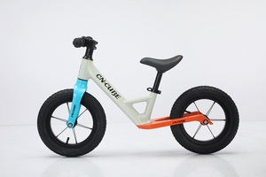 Vélo d'équilibre 3-<span class=keywords><strong>en</strong></span>-<span class=keywords><strong>1</strong></span> de haute qualité à <span class=keywords><strong>2</strong></span> roues avec cadre <span class=keywords><strong>en</strong></span> acier à haute teneur <span class=keywords><strong>en</strong></span> carbone et amortisseur certifié EN71 pour les tout-petits - Product Image 3