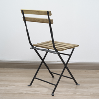 Chaise pliante en bois massif antique avec assise en bois et pieds en métal, design rustique, empilable pour usage domestique et commercial