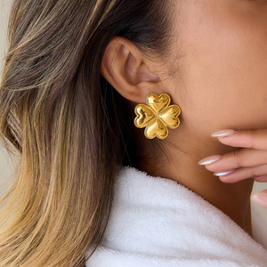 ต่างหูรูปใบโคลเวอร์สี่แฉก ชุบทอง ทำจากสแตนเลส สำหรับผู้หญิง ของขวัญ เครื่องประดับแฟชั่น - Product Image 3