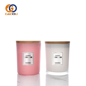 Vela Aromática de Alta Gama en Frasco de Vidrio Color Té, Hecha a Mano con Botella de Vidrio de Lujo Accesible - Product Image 3