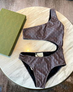 Burbe, une grande marque, présente un ensemble de maillots de bain une pièce sexy pour femmes, pour l'été et la plage, fabriqué en tissu respirant de haute qualité - Product Image 2