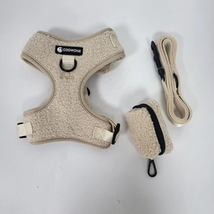 Nuevo conjunto de arnés de lujo personalizado para perros, fabricantes, logotipo personalizado ajustable, sin tirones, <span class=keywords><strong>collar</strong></span> de arnés para perros, correa para perros - Product Image 2