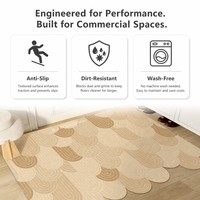 Tapis d'entrée moderne à motif festonné, tapis de salle de bain à bord ondulé irrégulier, tapis de sol minimaliste beige neutre pour la décoration intérieure