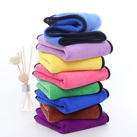 Serviette en microfibre polaire corail personnalisée à faible MOQ, étiquette tissée OEM, séchage rapide, sans peluches pour les magasins de produits automobiles