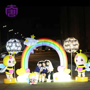 Luces decorativas para puertas de PVC con clasificación IP65 a prueba de agua, diseño luminoso para celebraciones de Año Nuevo en exteriores, para plazas de ciudades y grandes festivales. - Product Image 4
