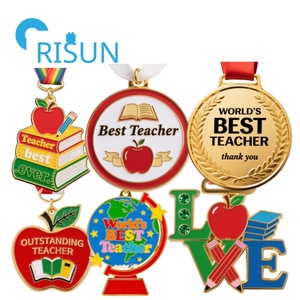 Venta al por mayor personalizado gracias mejor maestro medalla regalo personalizado maestro manzana medallón medalla medallas con cinta - Product Image 1