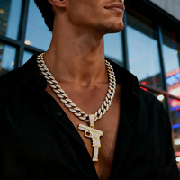 Collar con Colgante de Pistola Plateada de Estilo Atrevido con Cadena Cubana de Diamantes de Imitación para Entusiastas del Hip Hop y la Moda Urbana