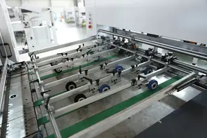 चीन गुणवत्ता दबाव परिशुद्धता विकृत पूर्ण स्वचालित शीट कार्डबोर्ड नालीदार कागज डाई काटने की मशीन नहीं