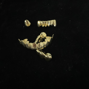 Grillz Hip-Hop Sur Mesure Ajusté Style Perm Cut en Argent 925 Plaququé Or Véritable, Grillz Dentaire Simple en Or Massif 10 Carats - Product Image 5