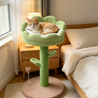 Arbre à chat design cactus vert avec poteaux à gratter en sisal, grande plateforme en peluche et jouet interactif – Mobilier pour chat